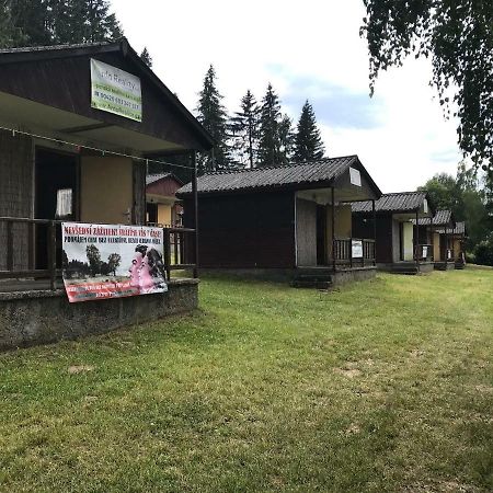 Retro Chaty U Plaze Lipno Hotell Černá v Pošumaví Exteriör bild