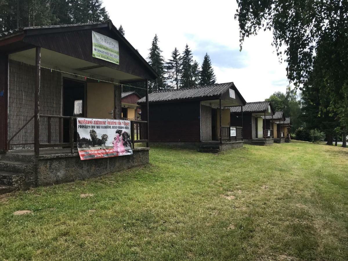 Retro Chaty U Plaze Lipno Hotell Černá v Pošumaví Exteriör bild